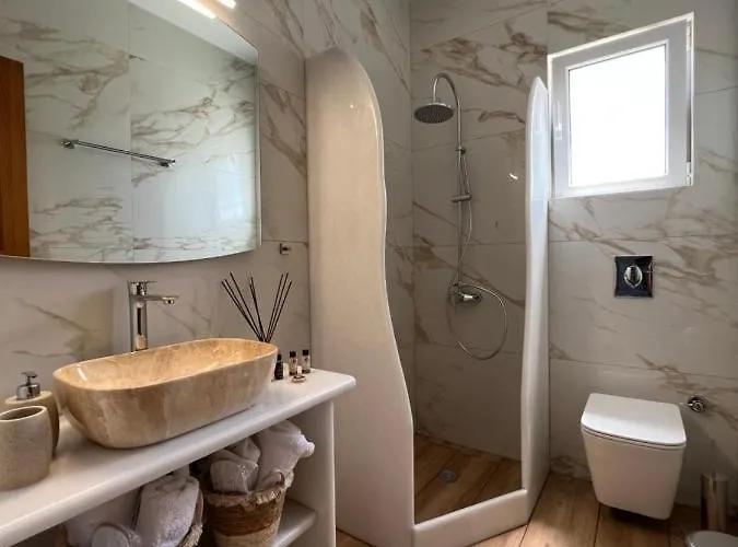 Katerina & Apartamento Naousa